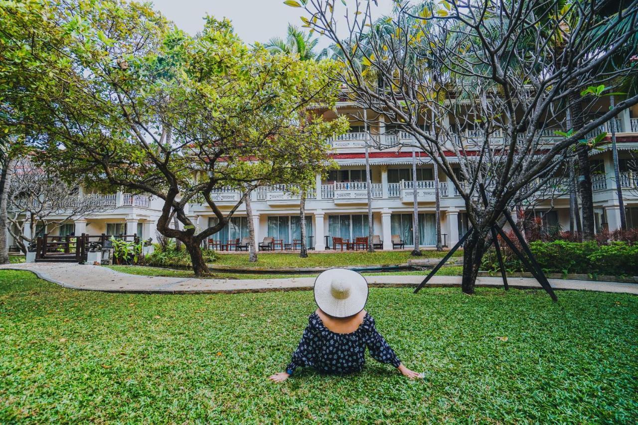 Wora Bura Hua Hin Resort & Spa Exteriér fotografie The hotel's garden
