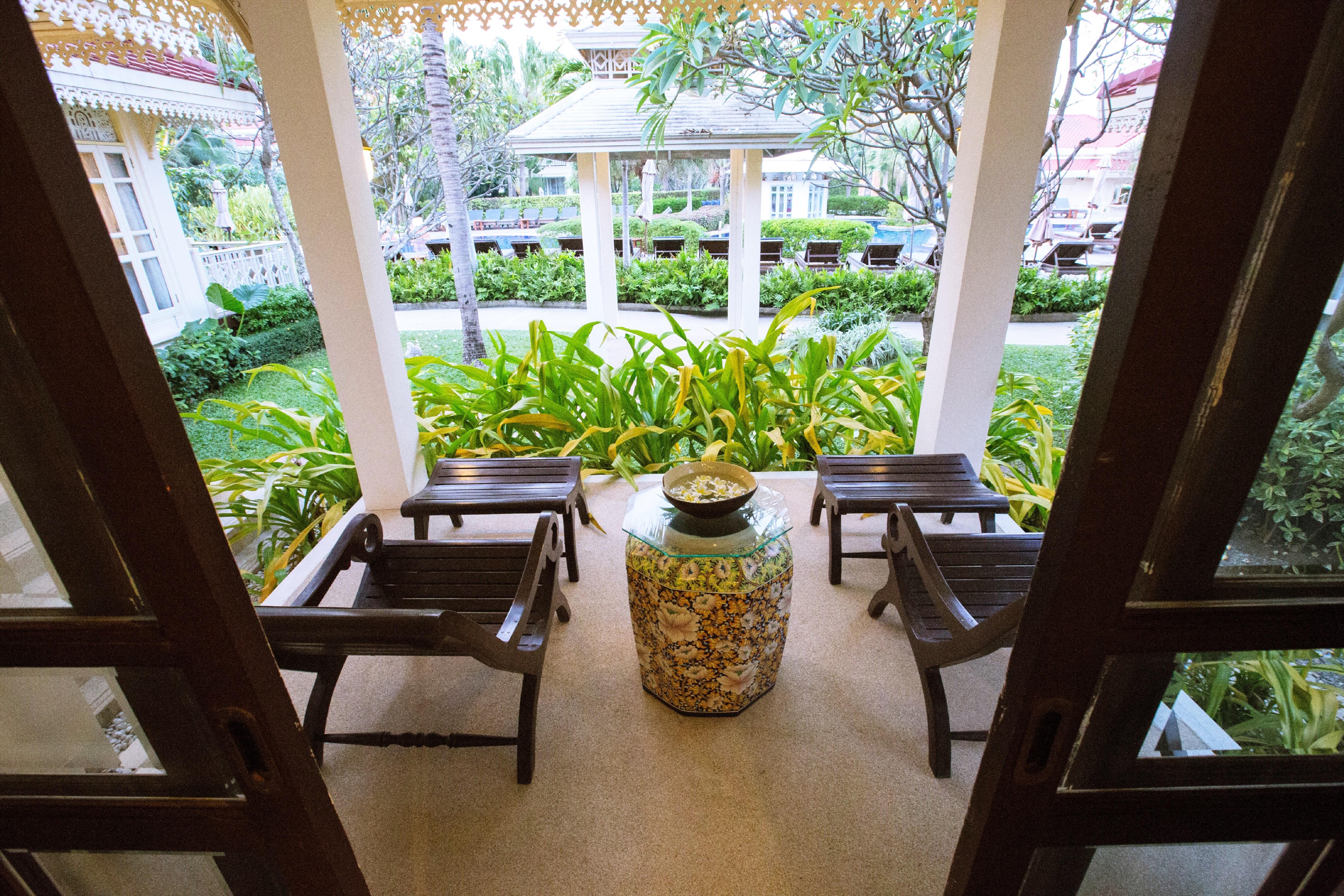 Wora Bura Hua Hin Resort & Spa Exteriér fotografie The interior of the hotel
