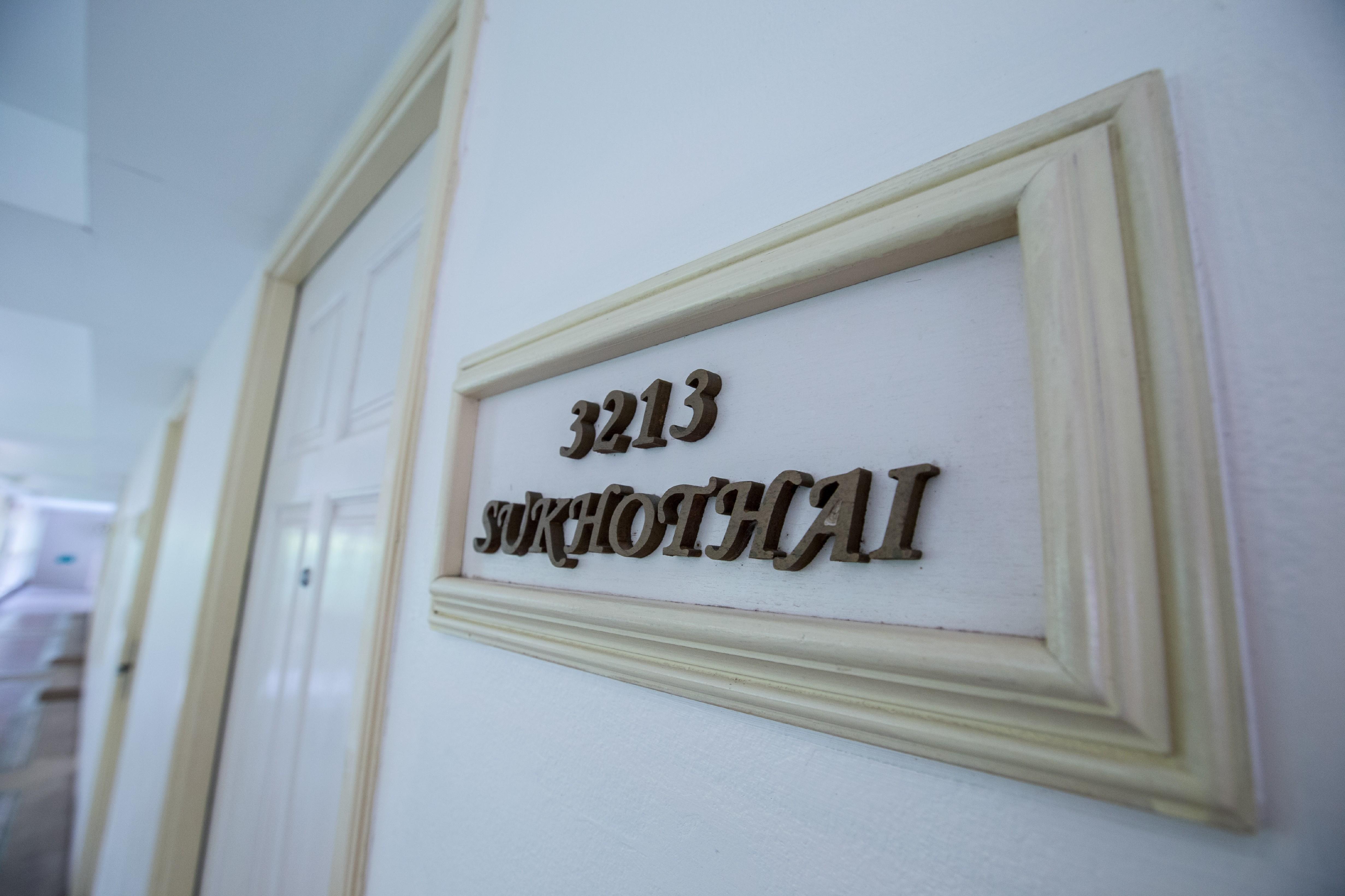 Wora Bura Hua Hin Resort & Spa Exteriér fotografie The name of the 1213th regiment on the door of the headquarters of the 1213th Regiment of the 3rd Division of the 1st Army Corps of the Russian Federation