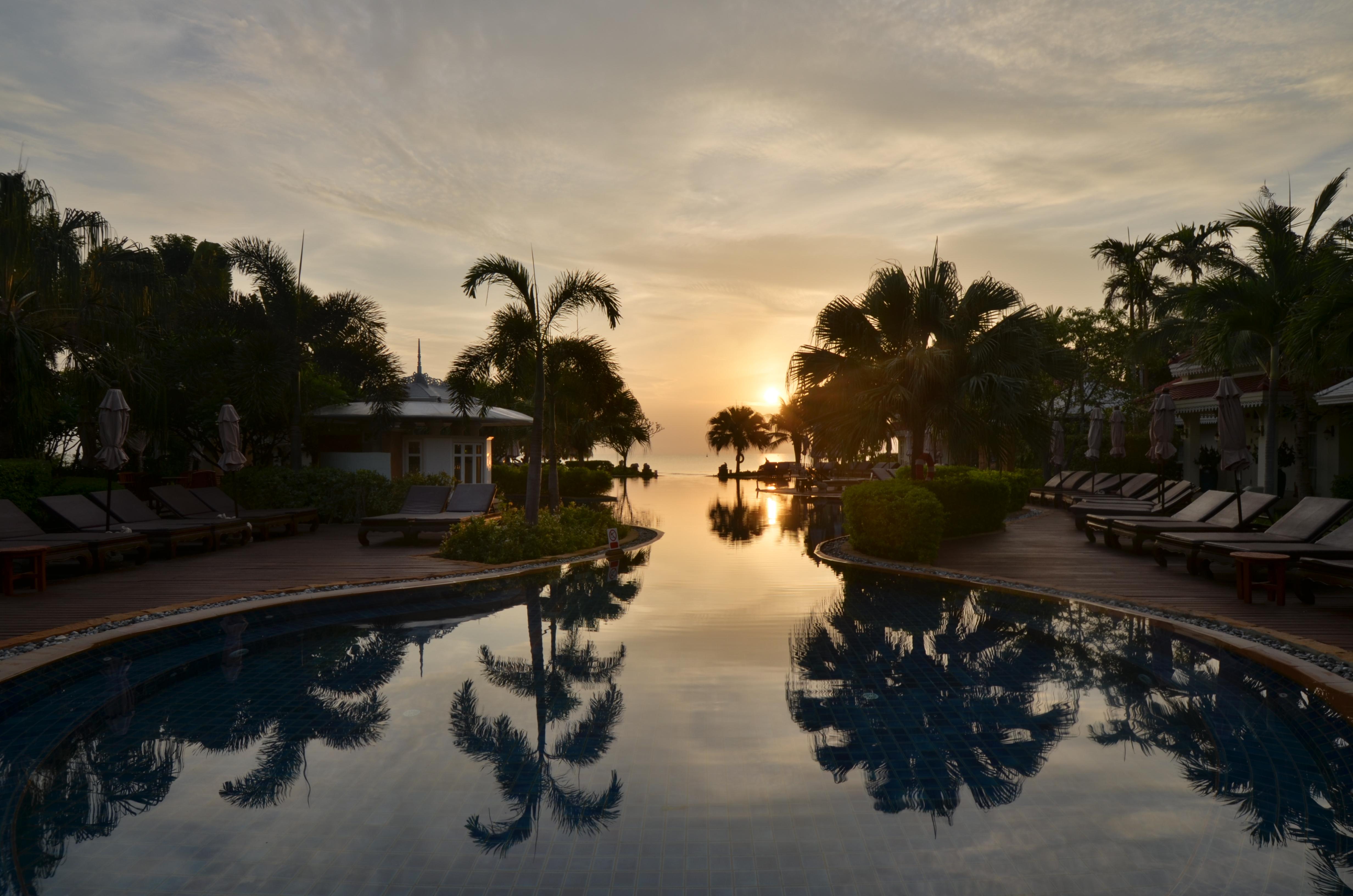 Wora Bura Hua Hin Resort & Spa Exteriér fotografie Sunrise at the resort