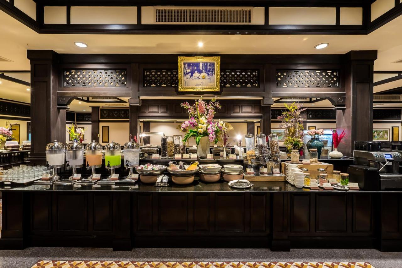 Wora Bura Hua Hin Resort & Spa Exteriér fotografie The interior of the restaurant